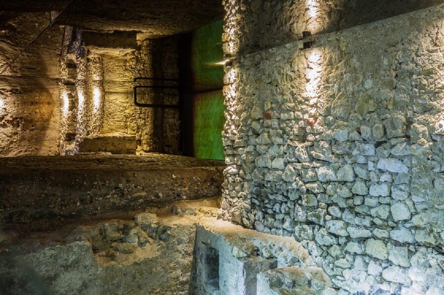 Krakow's Rynek Underground Museum Tour with Ticket and Guide - Practical advice for a smoother visit