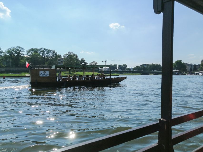 Krakow: Scenic River Cruise - How much sightseeing fits into one hour