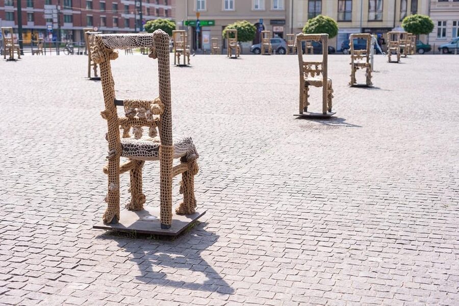Kraków: Schindler’s Factory & Jewish Ghetto Guided Tour - Which language and group style suit you best?