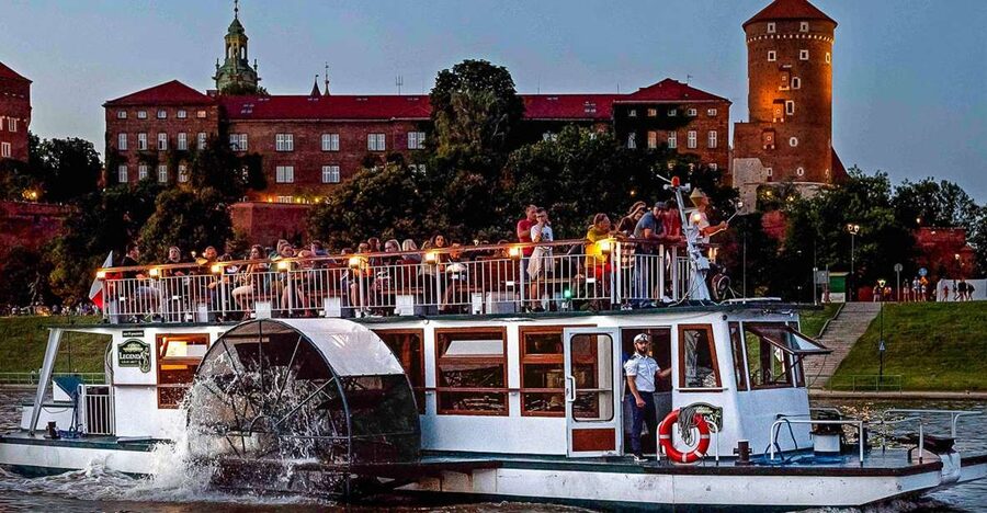 Krakow: Sightseeing Cruise by Vistula River - Wawel Castle from the water