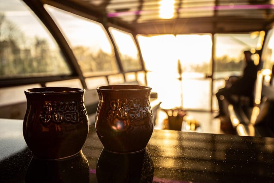 Krakow: Sightseeing Cruise on Vistula River with Audio Guide - Manggha Centre and the bridges of Krakow
