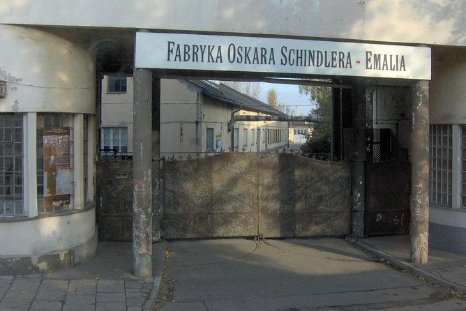 Krakow: Skip-the-line Oskar Schindler’s Museum Private Tour - The four-hour option adds Kazimierz