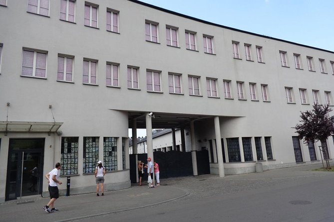 Krakow: Skip-the-line Oskar Schindler’s Museum Private Tour - The value of skip-the-line entry