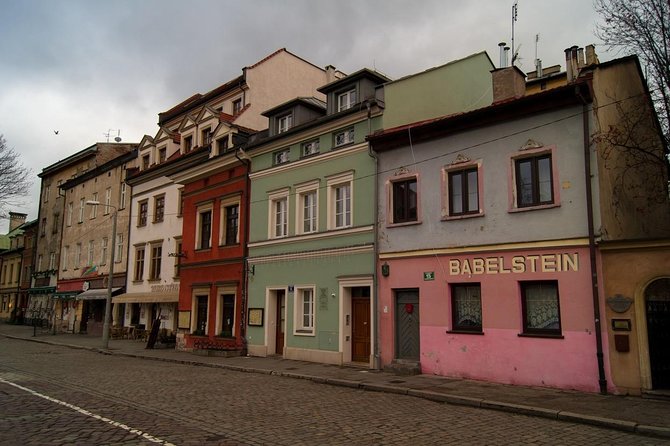 Krakow: Skip-the-line Oskar Schindler’s Museum Private Tour - A thoughtful visit for families and first-time visitors