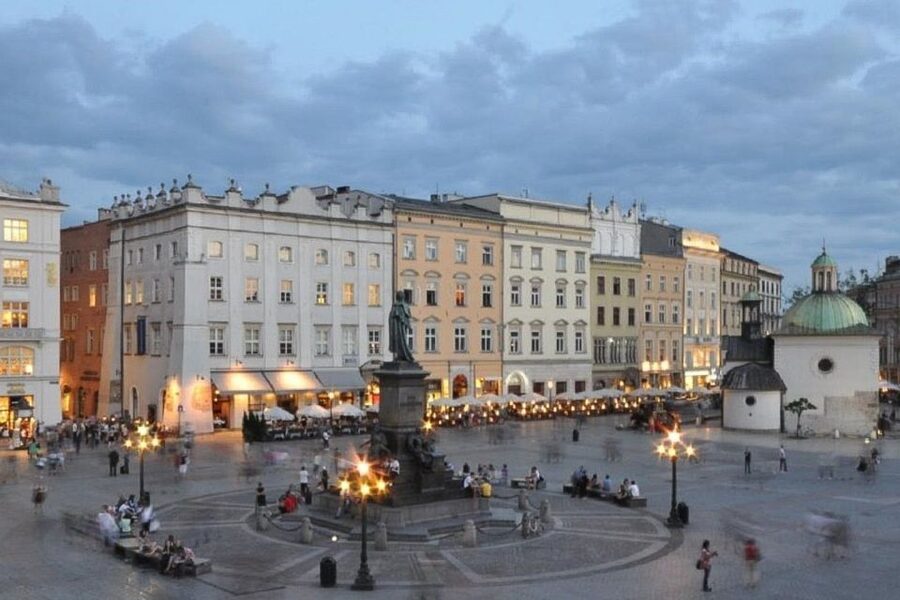 Krakow: Skip the Line Underground Museum Private Guided Tour - What the two-hour museum tour includes