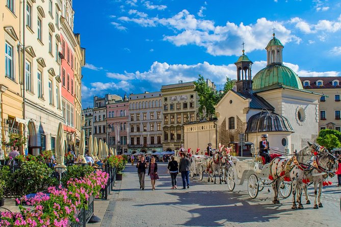 Krakow: Skip-the-Line Wawel Castle & Old Town Guided Tour - Cloth Hall reveals Krakow’s trading past