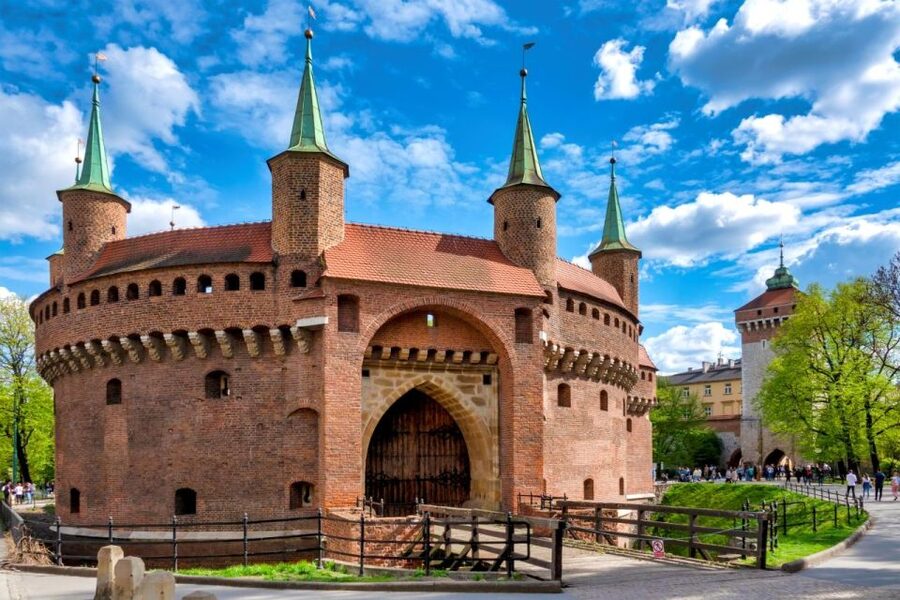 Krakow: St. Mary's Church and Rynek Underground Museum Tour - Should You Book This Tour?