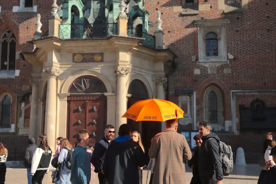 Krakow: The Old Town Walking Tour - Finishing at Wawel Castle