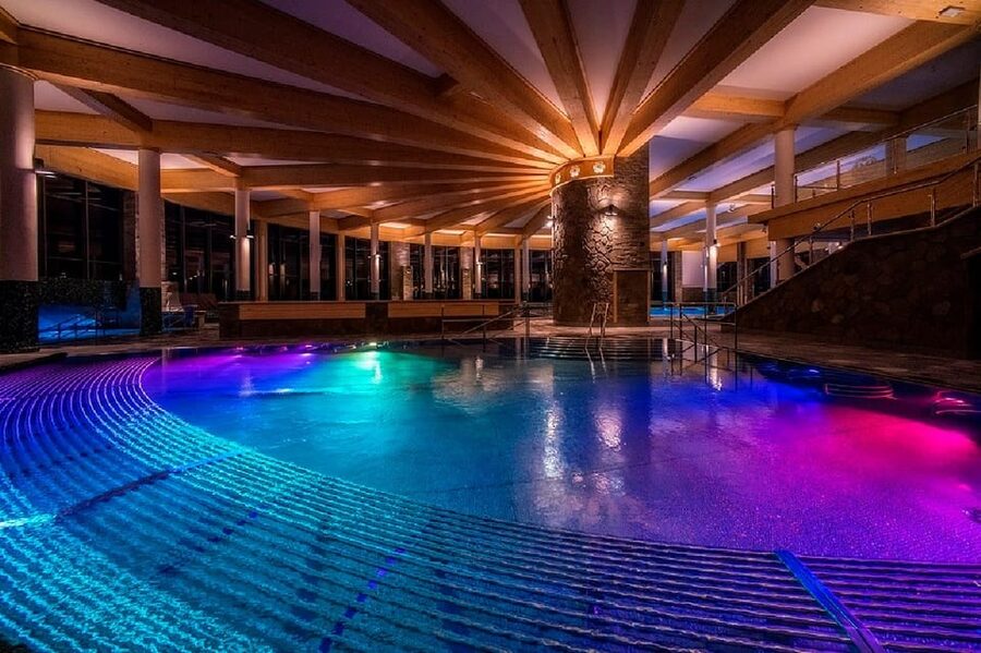 Krakow: Thermal Baths Evening Experience - Sunset, cooling water, and the swim-up bar