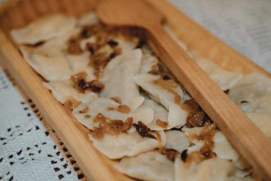 Krakow: Traditional Polish Food and Drinks Tasting Tour - Starting with obwarzanek on Grodzka Street