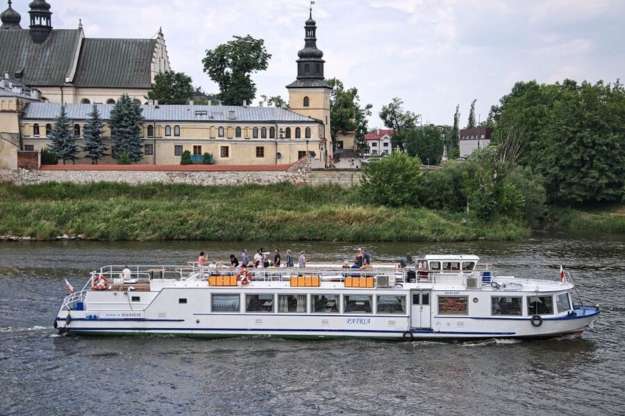 Krakow: Vistula River Panoramic Boat Tour ️ - Key points at a glance