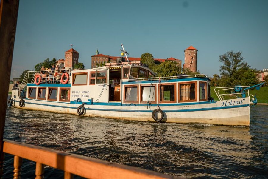 Krakow: Vistula River Sightseeing Cruise ️ - How much information comes through the audio guide