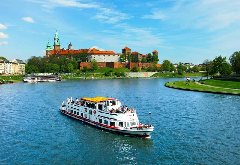 Krakow: Vistula River Sightseeing Cruise with Audio Guide - Wawel Hill and the Royal Castle from the Vistula