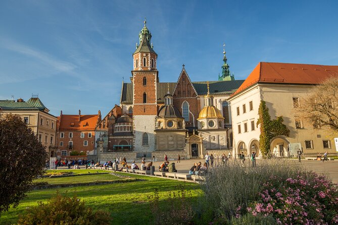Krakow: Wawel Castle & Cathedral Guided Tour - Why Wawel Hill matters to Krakow