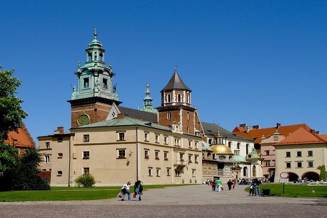 Krakow: Wawel Castle & Cathedral Guided Tour - How much can fit into two hours?