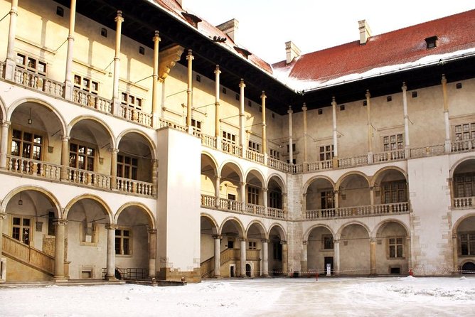 Krakow: Wawel Castle & Cathedral Guided Tour - Booking, timing, and cancellation details