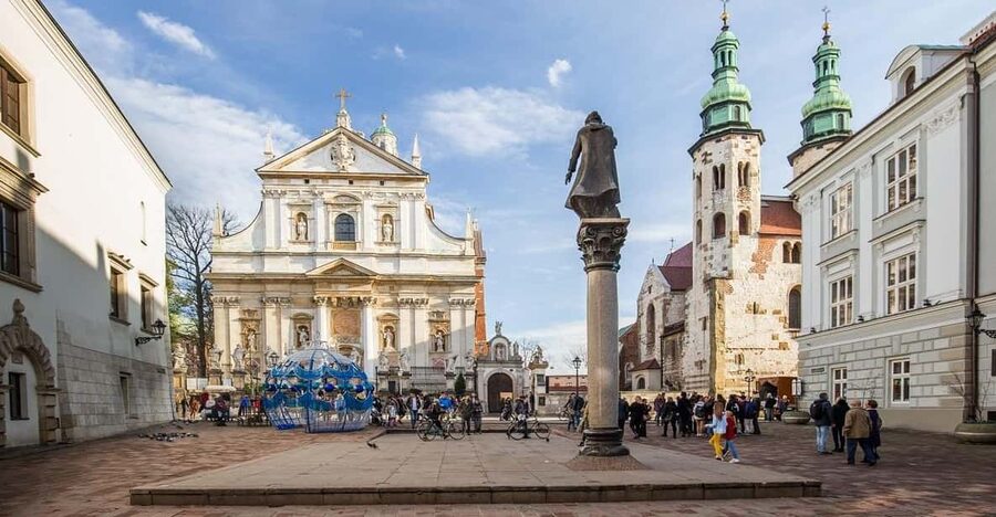 Krakow: Wawel Castle & Cathedral, Old Town & City Basilica - Why this tour gives you a strong first look at Kraków