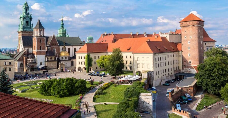 Krakow: Wawel Castle, Cathedral, Rynek Underground & Lunch - Meeting at St. Mary Magdalene Square