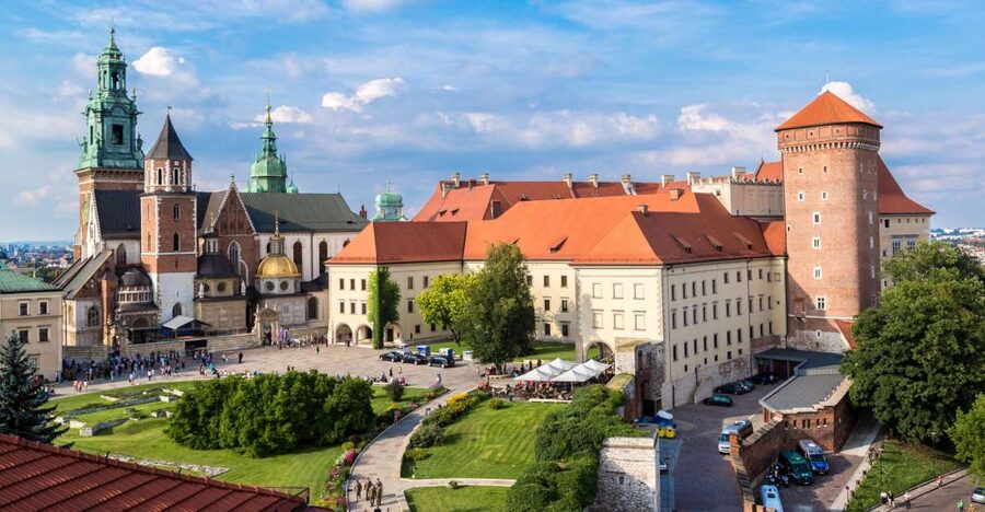 Krakow: Wawel Castle, Cathedral, Salt Mine, and Lunch - What the $152 price really covers