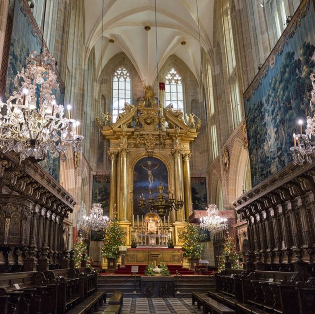 Krakow: Wawel Castle Guided Tour - The cathedral and its royal tombs