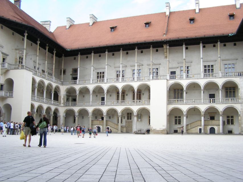 Krakow: Wawel Castle Guided Tour - Timing, meeting point, and what to bring