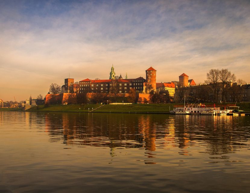 Krakow: Wawel Castle Guided Tour with Entry Tickets - The photo stop and the rhythm of the visit
