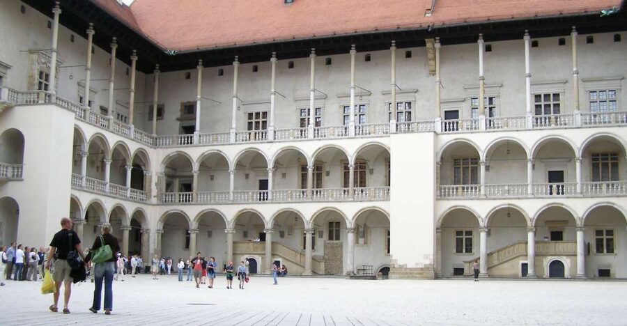 Krakow: Wawel Castle Guided Tour - Exploring one royal exhibition