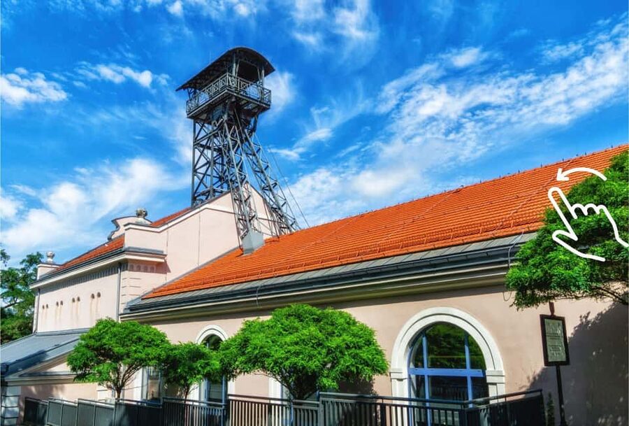 Krakow: Wieliczka Salt Mine Guided Tour with Hotel Transfer - Entering the mine and following the underground route
