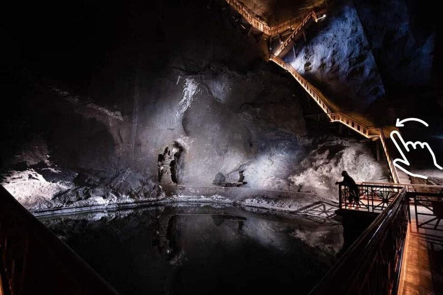 Krakow: Wieliczka Salt Mine Guided Tour with Hotel Transfer - The guide and choice of language