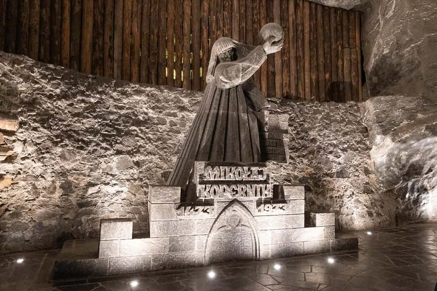 Krakow: Wieliczka Salt Mine Guided Tour with Transport - The 15-minute pause and return to Krakow