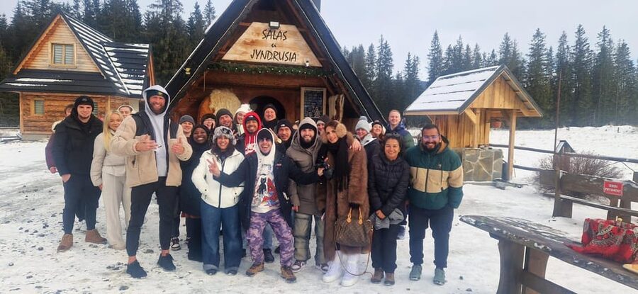 Krakow: Zakopane Cable Car, Vodka, Cheese & Hot Springs Tour - Zakopane and Krupówki: two hours to find your own pace