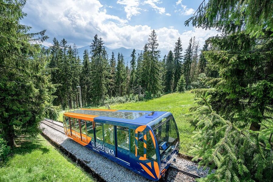 Krakow: Zakopane Day Tour with Optional Thermal Baths - Riding the Gubałówka funicular