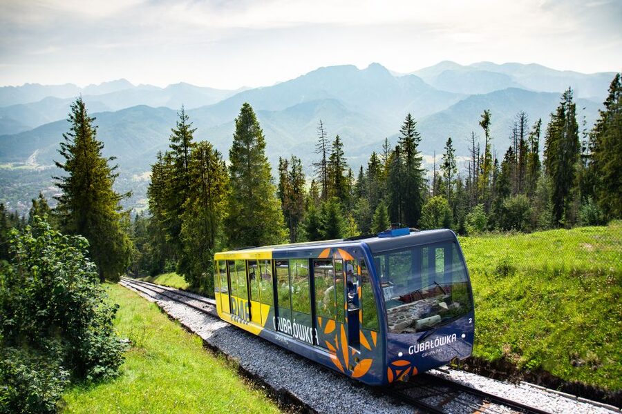 Krakow: Zakopane Tour with Cable Car, Tasting & Hotel Pickup - The guides are part of the experience