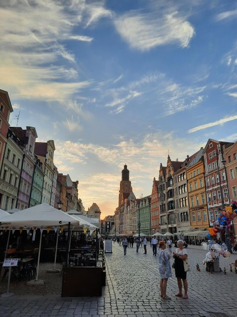 Legends of Old Town 1 Hour Walking Tour in Wroclaw (English) - Market Square: 20 minutes among Wrocław’s grand façades