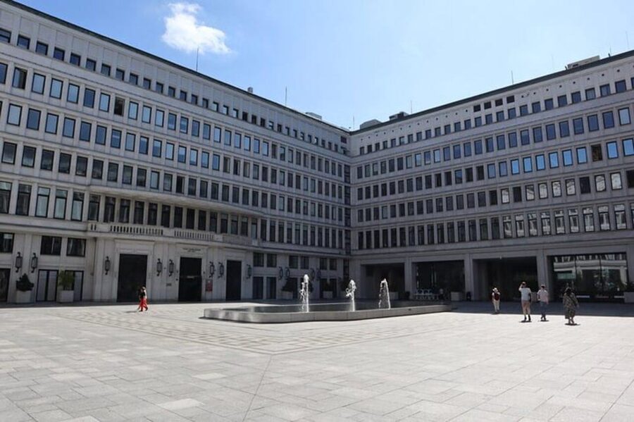Life Behind the Iron Curtain Warsaw Walking Tour - Cedet and the strange logic of empty shops