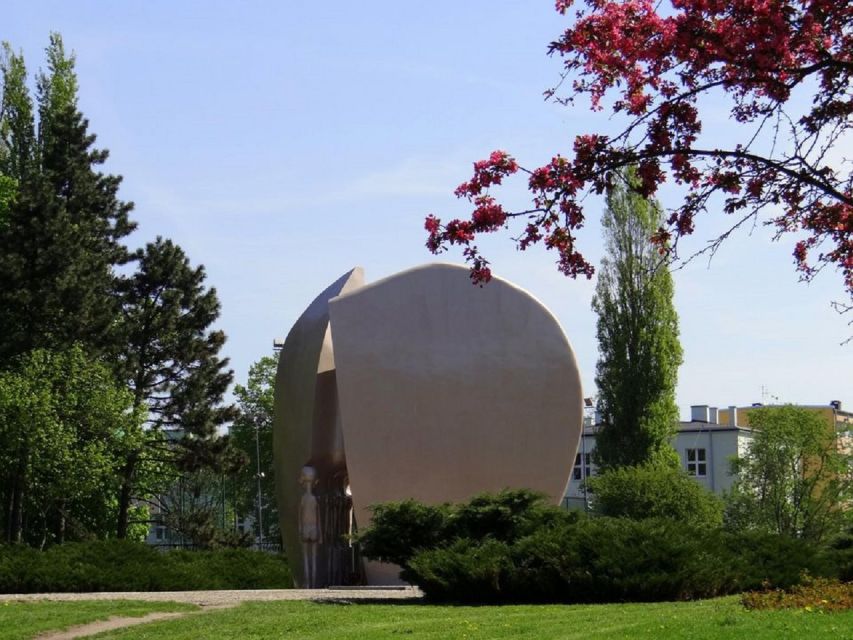 Lodz: Jewish Heritage Private Tour - Children’s Martyrdom Monument and Survivors’ Park