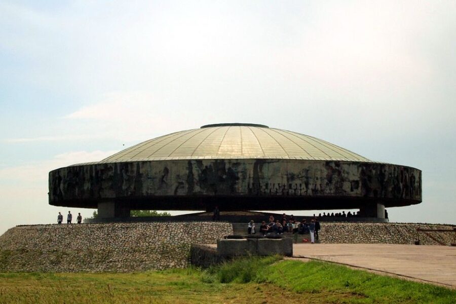 Lublin & Majdanek Small-Group Tour from Warsaw with Lunch - What the $311 price really covers