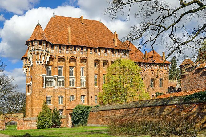Malbork Castle Private Tour from Gdansk - Entering the Teutonic Knights’ castle