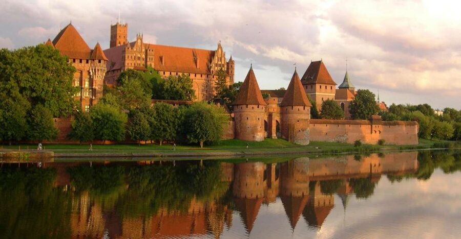 Malbork Castle Tour: 6-Hour Private Tour - What the private format changes