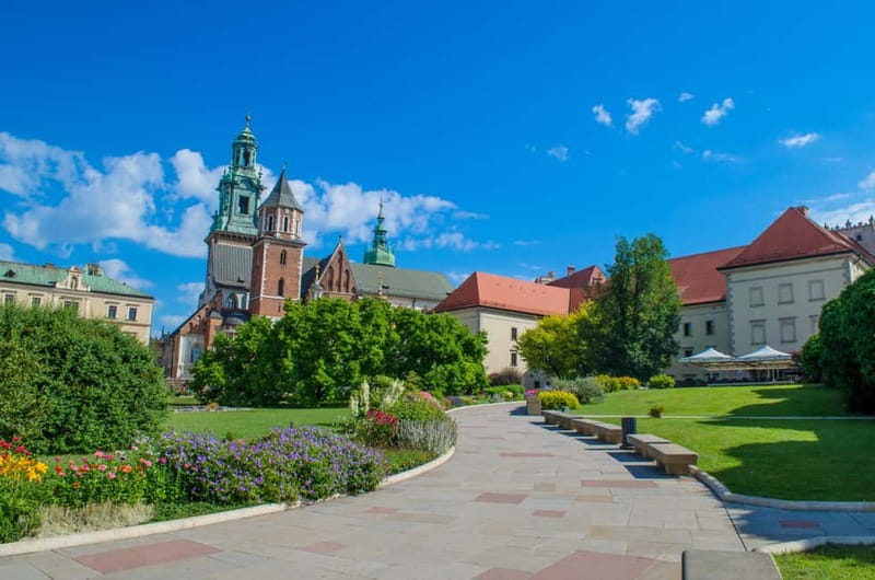 Mysterious Wawel Cathedral and Wawel Courtyard Guided Tour - Who Will Enjoy This Wawel Visit?
