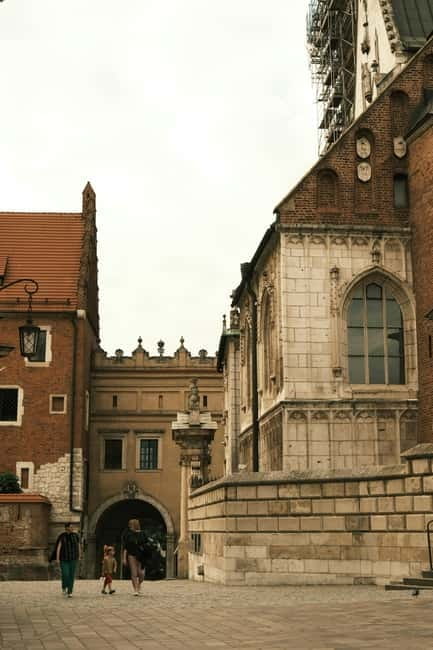 Mysterious Wawel Cathedral and Wawel Courtyard Guided Tour - Should You Book the Mysterious Wawel Cathedral Tour?