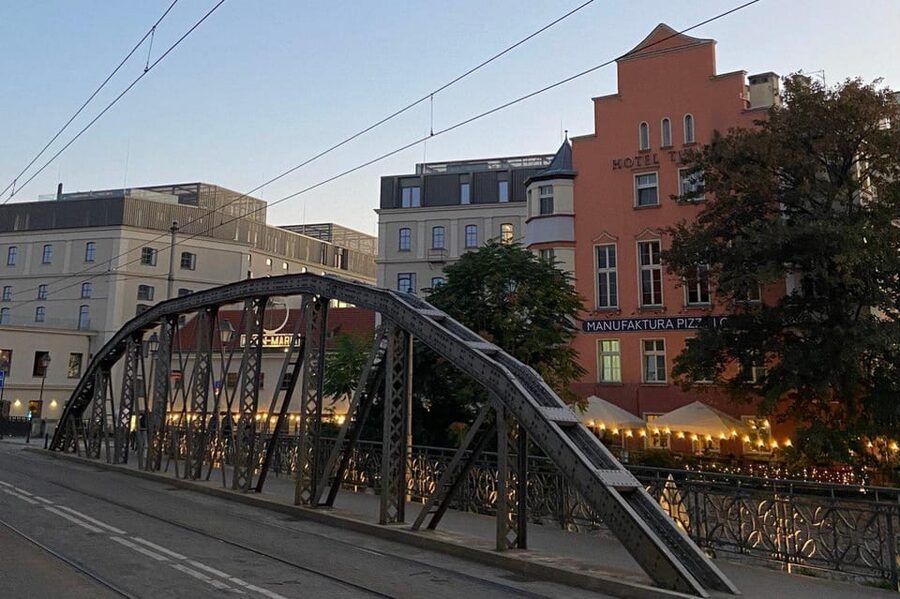Night tour through Wroclaw - Starting at the Pillory and Market Square
