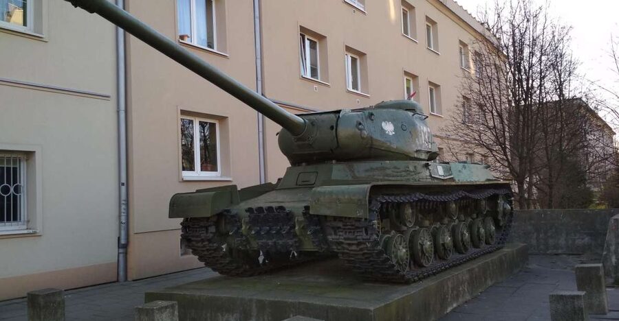 Nowa Huta – a guided tour of a utopian socialist city - The IS-2 tank and Nowa Huta’s industrial identity