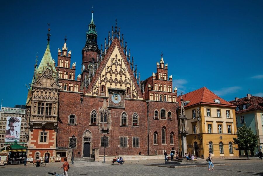 Oder river cruise and walking tour of Wroclaw - The river sights that add context