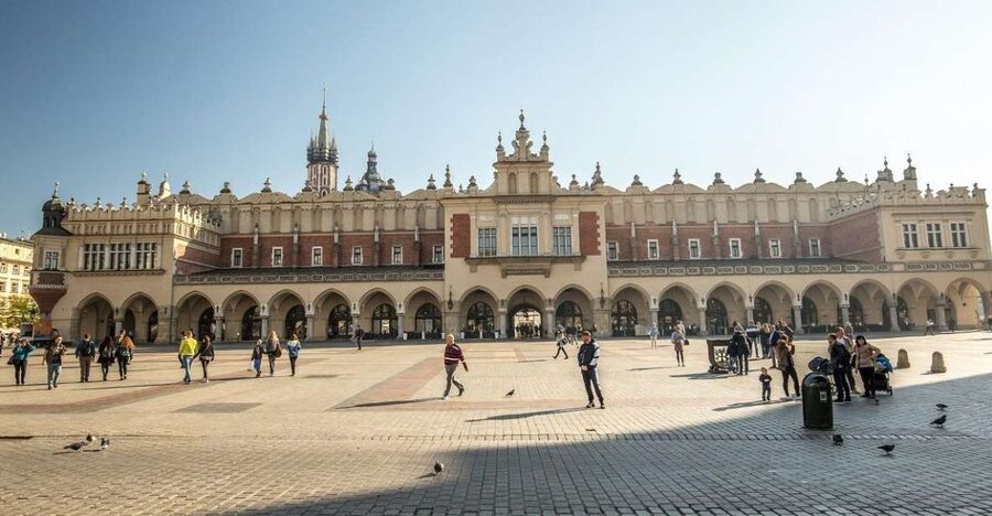 Old Town, St. Mary's Basilica and Rynek Underground Tour - Starting at St. Mary Magdalene Square