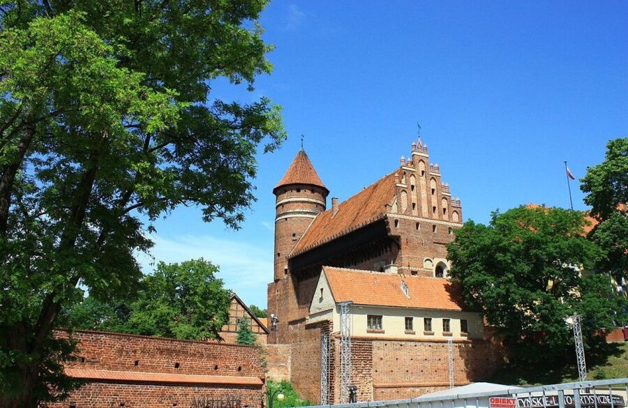 Olsztyn Old Town Highlights Private Walking Tour - Market Square and Olsztyn’s residential character