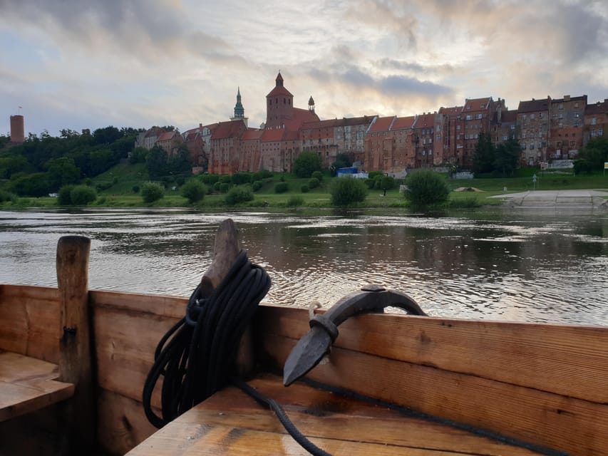 Panorama of Toruń - 30-minute cruise - Why Toruń looks different from the Vistula