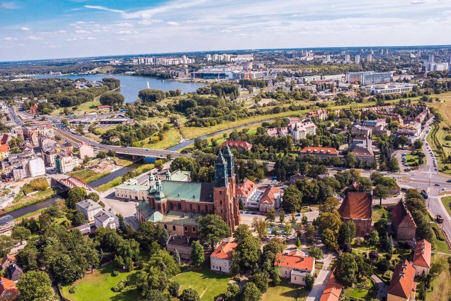 Poznan: Old Town, Srodka District, & Cathedral Private Tour - What private guiding adds