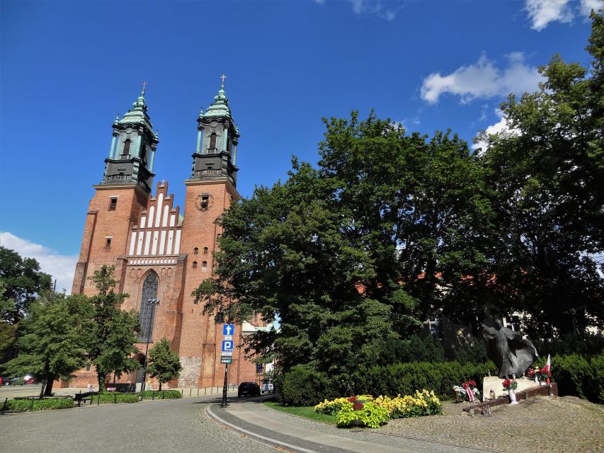 Poznan: Old Town, Srodka District, & Cathedral Private Tour - Poznan Old Town and the Renaissance Town Hall