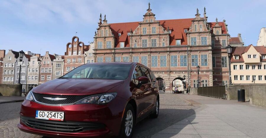 Private 3 City Tour - Gdansk, Sopot & Gdynia - St. Mary’s Church and the value of a well-timed visit